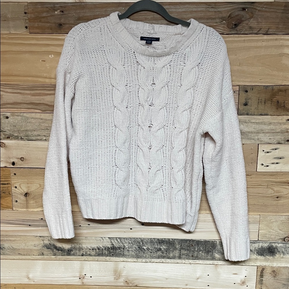 American Eagle Outfitters size Medium Cream Color Super Soft Cable Knit Sweater